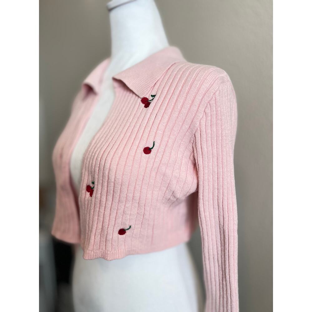 WITTY FOX LONG SLEEVE CROP COLLARED WOMENS GIRLS CARDIGAN SWEATER PINK CHERRIES - Picture 4 of 16